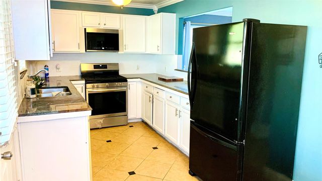 11422 Royal Thistle Court, Houston, TX 77088