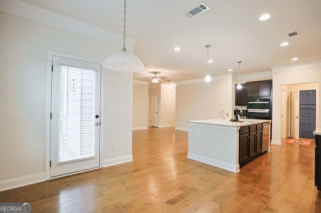 5381 Woodline View Cir, Auburn, GA 30011
