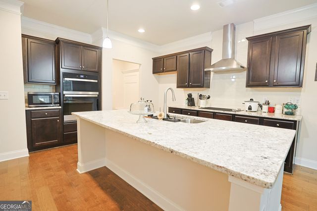 5381 Woodline View Cir, Auburn, GA 30011