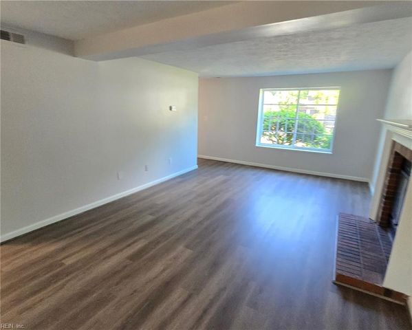 436 Michael Irvin DR, Newport News, VA 23608