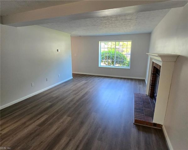 436 Michael Irvin DR, Newport News, VA 23608