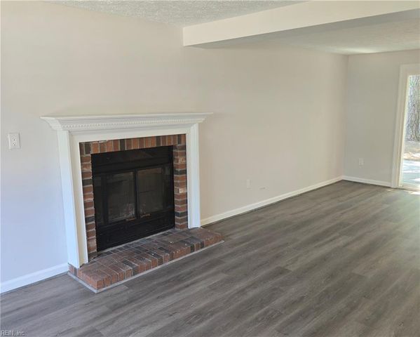 436 Michael Irvin DR, Newport News, VA 23608