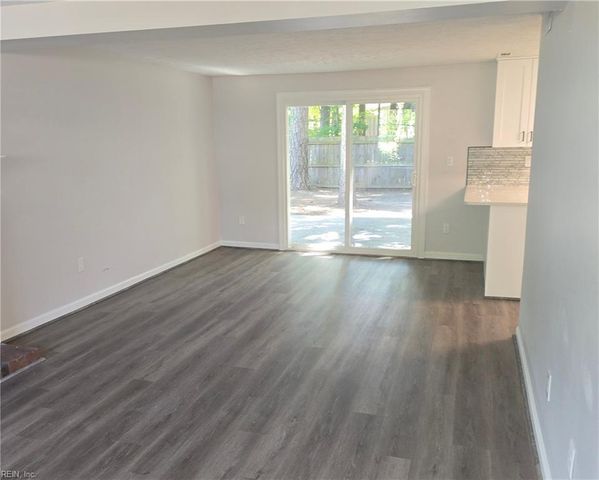 436 Michael Irvin DR, Newport News, VA 23608