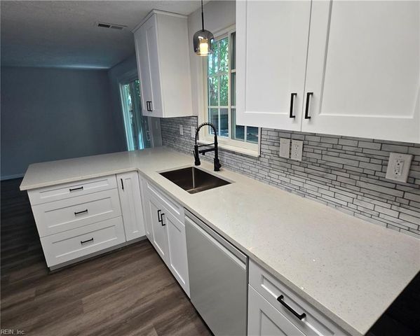 436 Michael Irvin DR, Newport News, VA 23608