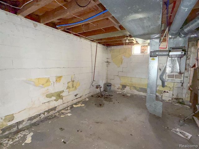 12441 Lansdowne Street, Detroit, MI 48224