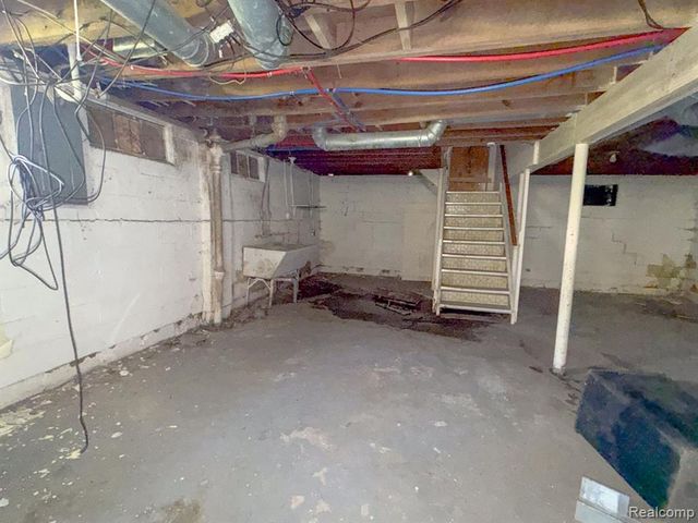 12441 Lansdowne Street, Detroit, MI 48224
