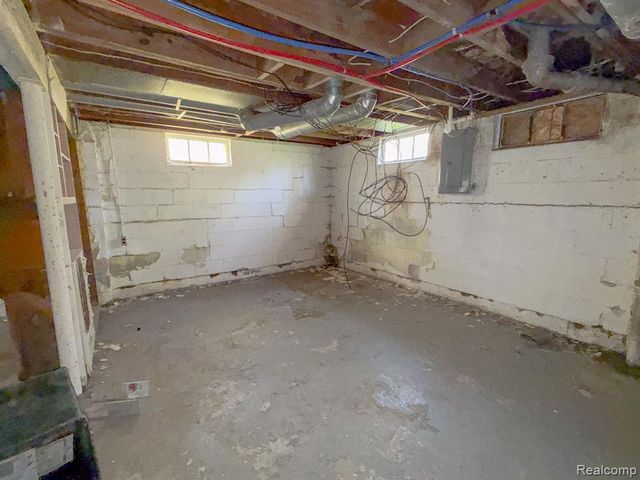 12441 Lansdowne Street, Detroit, MI 48224