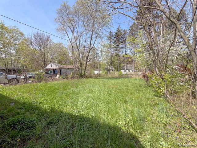 12441 Lansdowne Street, Detroit, MI 48224