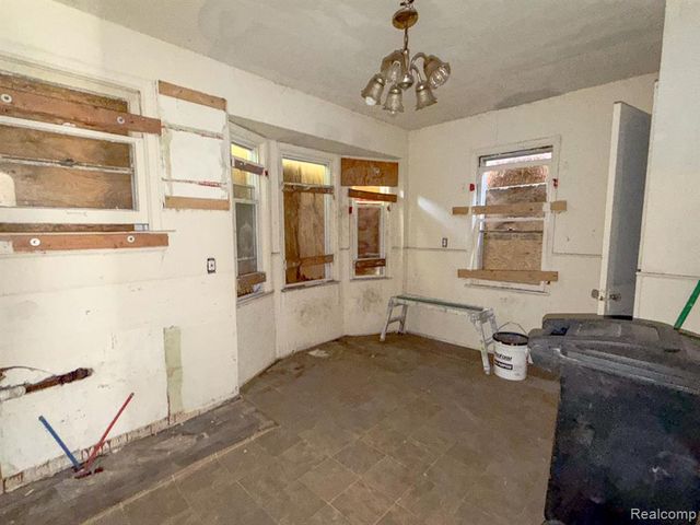12441 Lansdowne Street, Detroit, MI 48224