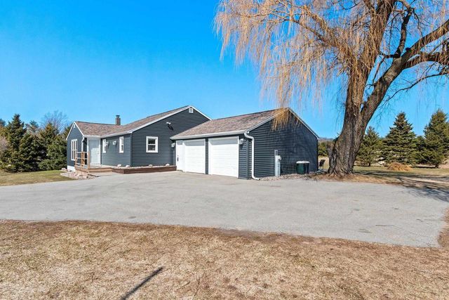 7838 N BROWN COUNTY LINE ROAD, Pulaski, WI 54162