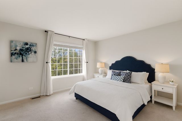 344 Rock Hall Circle, Grayslake, IL 60030