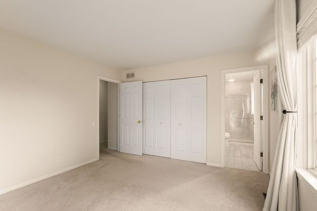 344 Rock Hall Circle, Grayslake, IL 60030