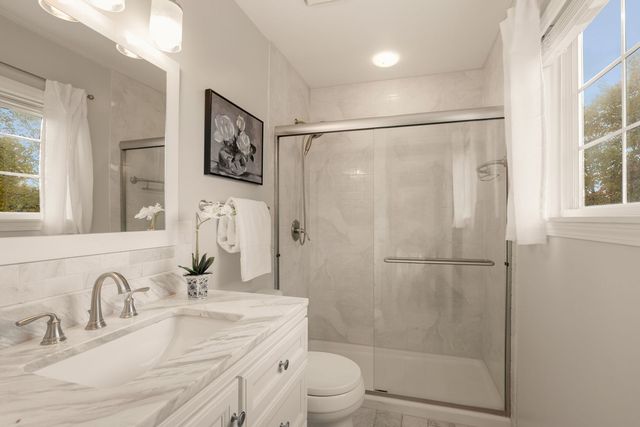 344 Rock Hall Circle, Grayslake, IL 60030