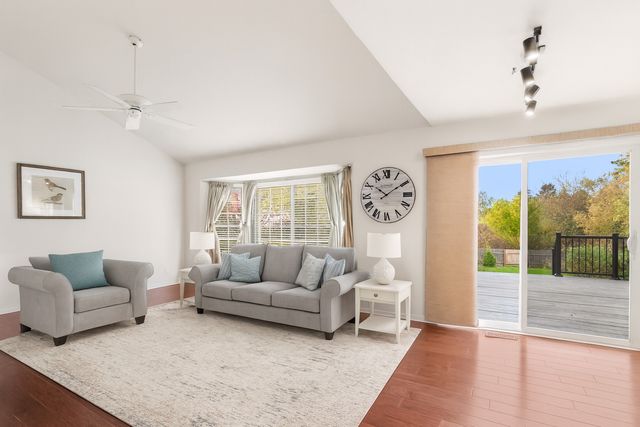 344 Rock Hall Circle, Grayslake, IL 60030