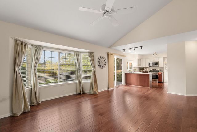 344 Rock Hall Circle, Grayslake, IL 60030