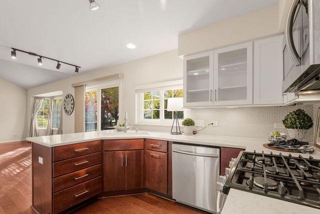 344 Rock Hall Circle, Grayslake, IL 60030