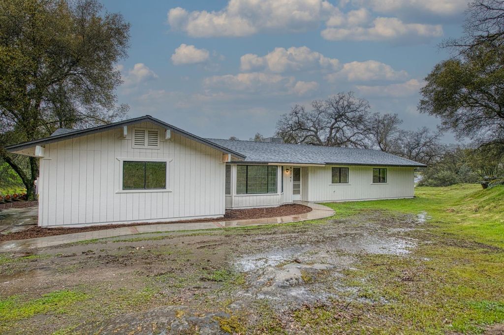42741 Revis Way, Coarsegold, CA 93614