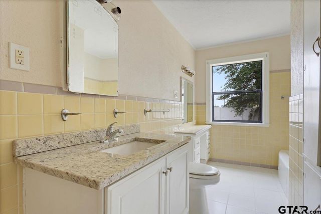 104 Mackinnon, Mount Pleasant, TX 75455