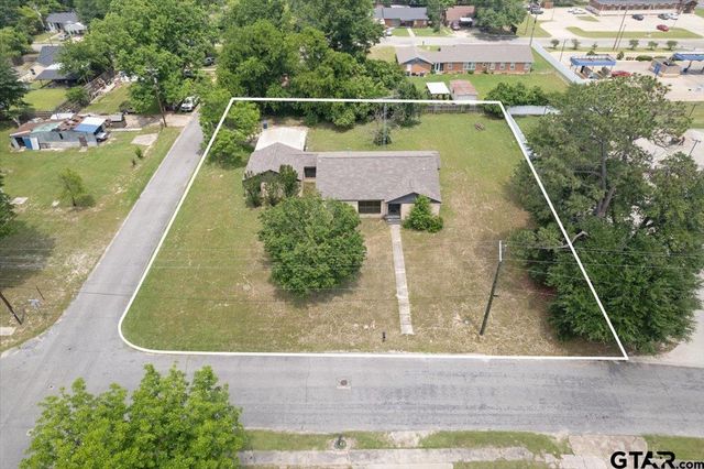 104 Mackinnon, Mount Pleasant, TX 75455