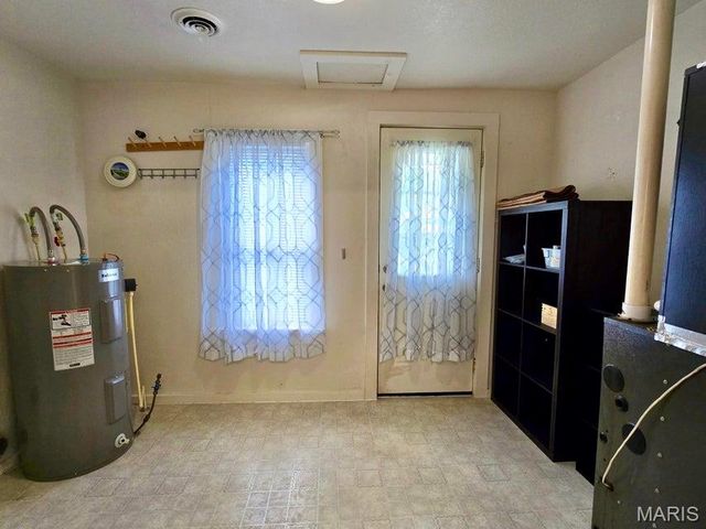 609 First Street, Houston, MO 65483