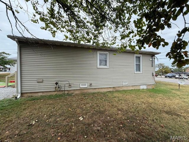 609 First Street, Houston, MO 65483