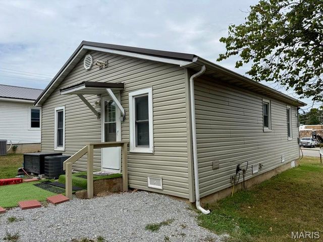 609 First Street, Houston, MO 65483