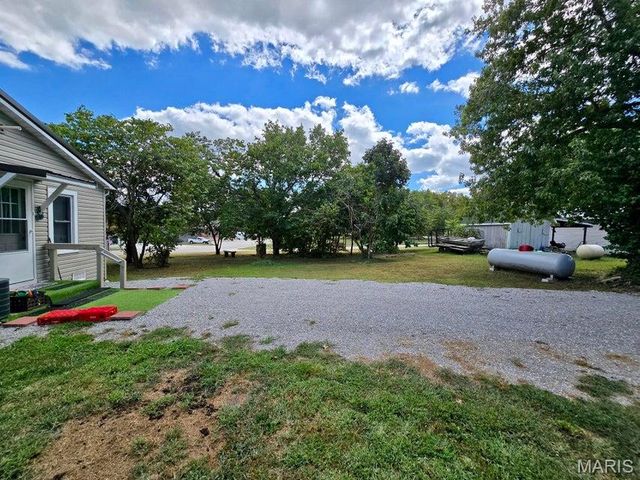 609 First Street, Houston, MO 65483