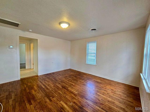 609 First Street, Houston, MO 65483