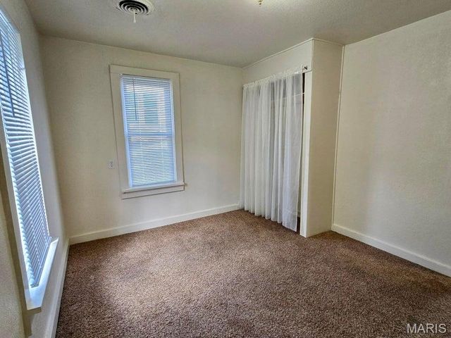 609 First Street, Houston, MO 65483