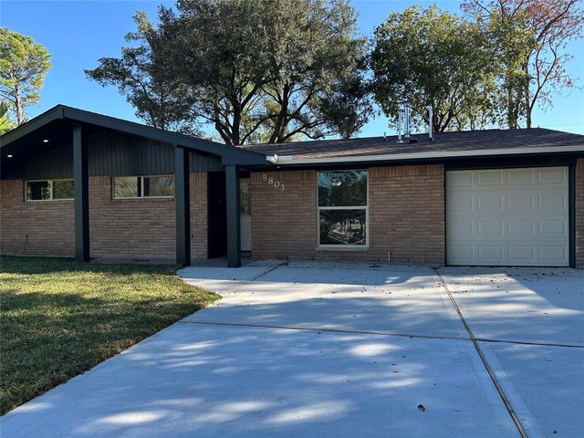 5803 E Greencraig Drive E, Houston, TX 77035