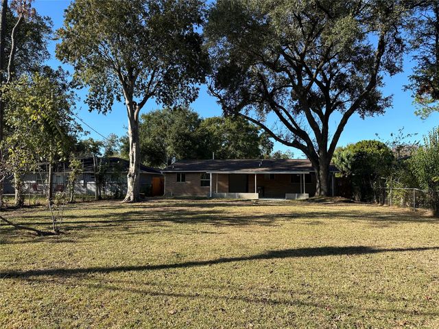 5803 E Greencraig Drive E, Houston, TX 77035