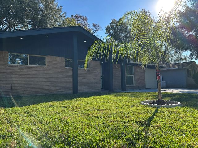 5803 E Greencraig Drive E, Houston, TX 77035