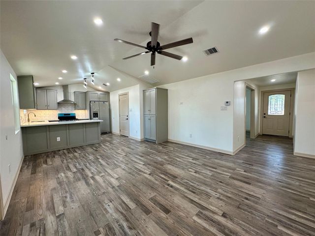 5803 E Greencraig Drive E, Houston, TX 77035