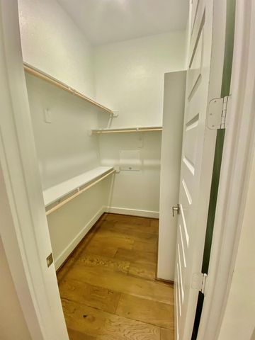 303 Queen Sude Lane, Houston, TX 77091