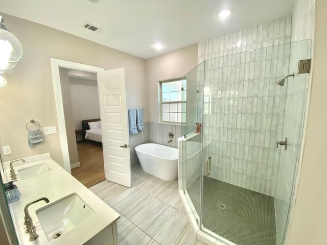 303 Queen Sude Lane, Houston, TX 77091