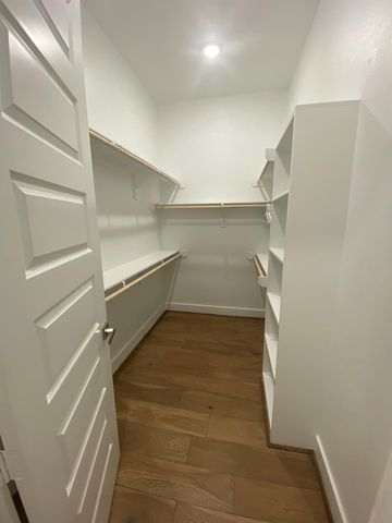 303 Queen Sude Lane, Houston, TX 77091