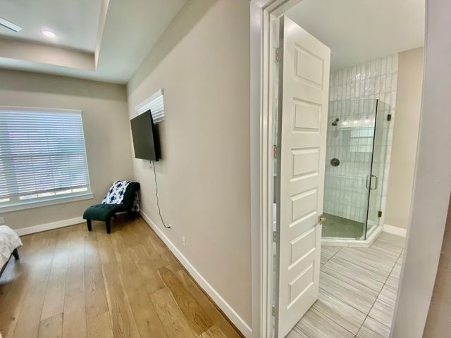 303 Queen Sude Lane, Houston, TX 77091