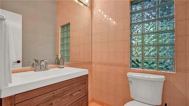 2500 SW 21st Street, Fort Lauderdale, FL 33312