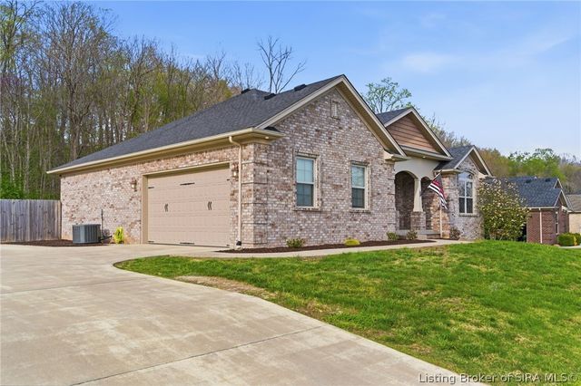 2685 Crescent Hill Drive NE, Corydon, IN 47112
