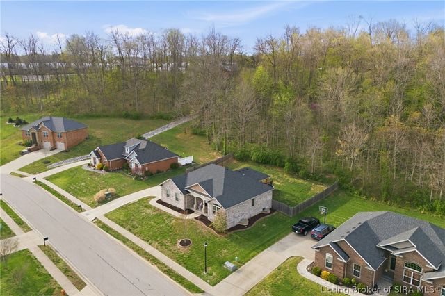 2685 Crescent Hill Drive NE, Corydon, IN 47112