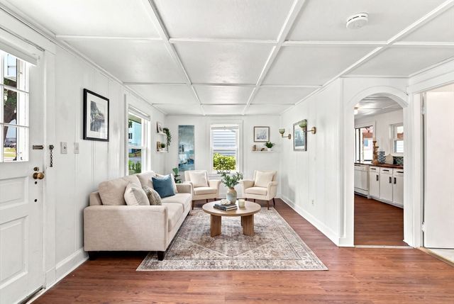 31 Perkins St, Quincy, MA 02169