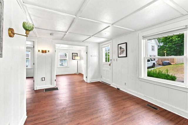 31 Perkins St, Quincy, MA 02169