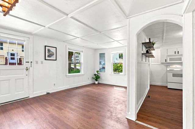 31 Perkins St, Quincy, MA 02169