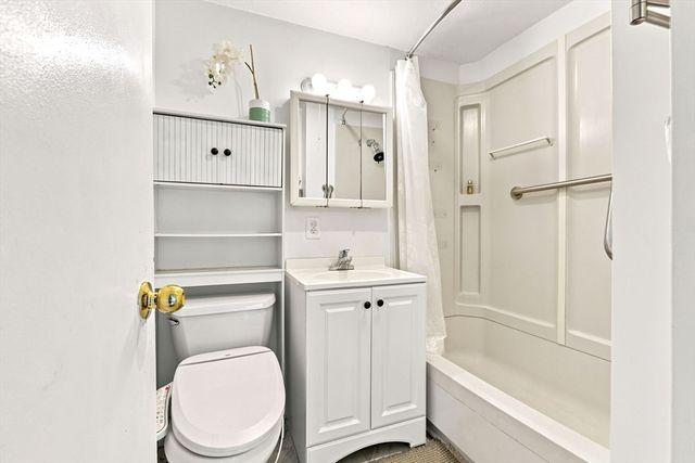 31 Perkins St, Quincy, MA 02169