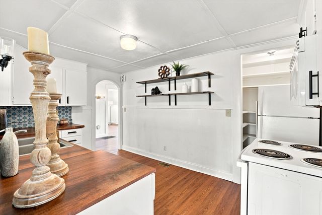 31 Perkins St, Quincy, MA 02169