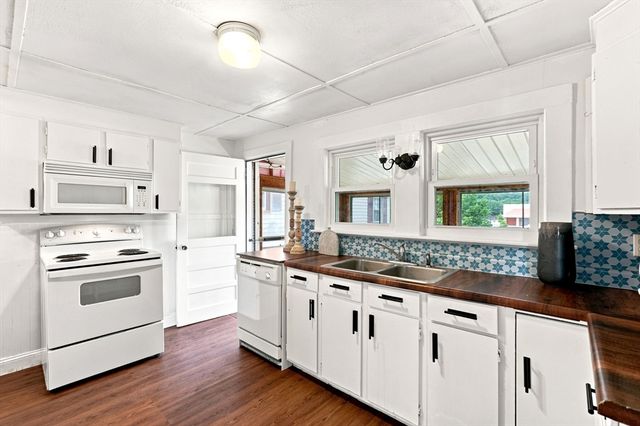 31 Perkins St, Quincy, MA 02169