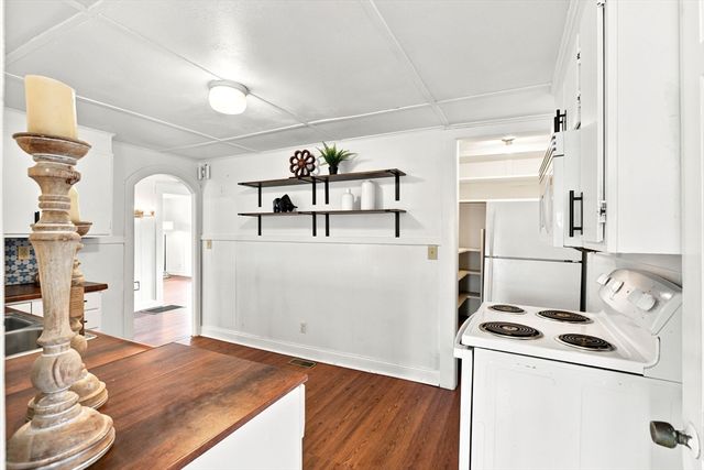 31 Perkins St, Quincy, MA 02169