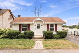 31 Perkins St, Quincy, MA 02169