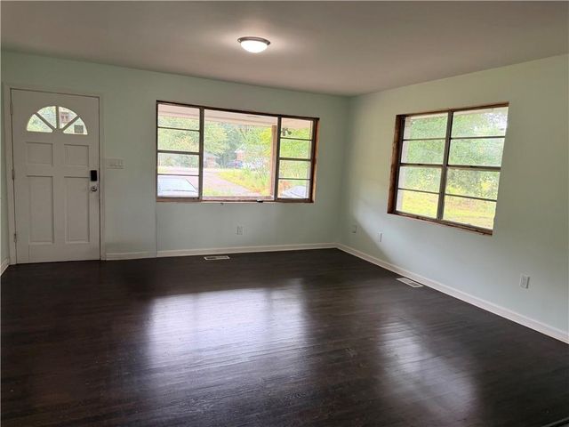 412 E Mcintosh Road, Griffin, GA 30223