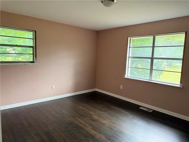 412 E Mcintosh Road, Griffin, GA 30223